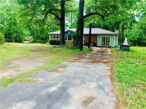 3705 Confederate Dr, Macon, GA 31211