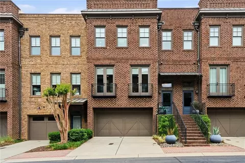 535 Canton Walk, Roswell, GA 30075