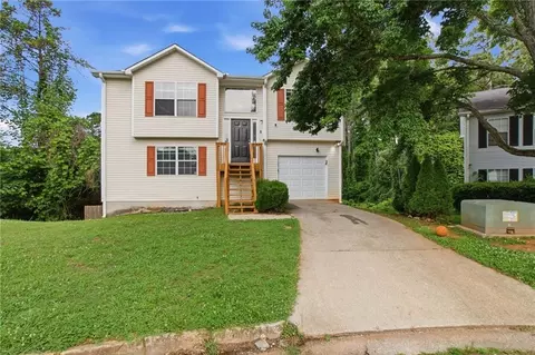 5855 Crescent Ridge Ct, Lithonia, GA 30058