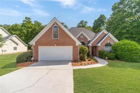 2111 Vintage Oaks Dr, Loganville, GA 30052