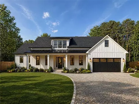 1748 Pucketts Dr, Lilburn, GA 30047