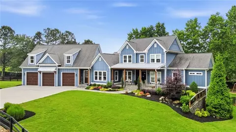 170 Farm Gate Dr, Woodstock, GA 30188