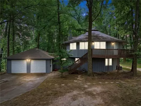365 Kendrix Rd, Sugar Hill, GA 30518