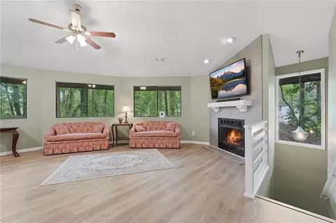 365 Kendrix Rd, Buford, GA 30518
