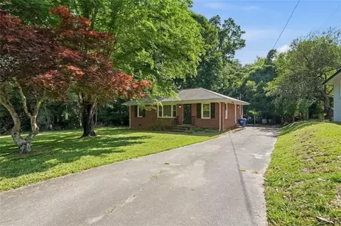 243 S Myrtle St, Winder, GA 30680