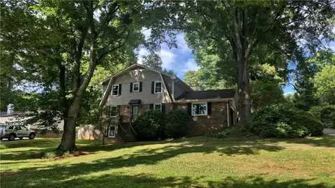 538 Cole Dr SW, Lilburn, GA 30047