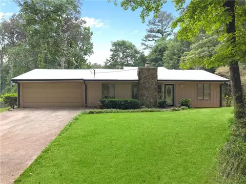 487 Warren Rd SW, Lawrenceville, GA 30044