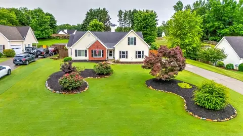 6145 Devonshire Dr, Flowery Branch, GA 30542