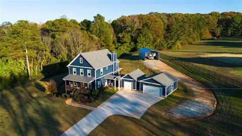 564 Old Airport Rd, Commerce, GA 30530