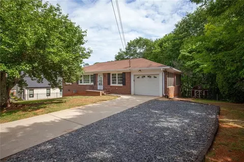 214 N Coleman Rd, Roswell, GA 30075