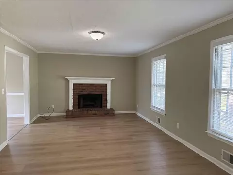 2130 Crescentview Dr, Lawrenceville, GA 30044