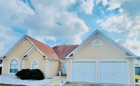 19 Meadow Crest Ct, Powder Springs, GA 30127