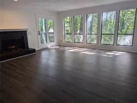 101 Warm Springs Cir, Roswell, GA 30075