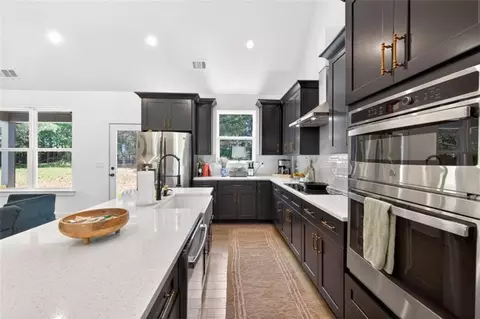 Kitchen - 61 Caden Ln, Athens, GA 30607 photo 3 of 4