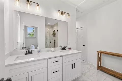Bath - 61 Caden Ln, Athens, GA 30607 photo 6 of 6