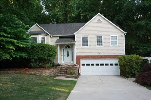 210 Radner Run, Lawrenceville, GA 30043