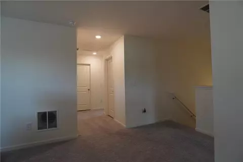 Entry Way - 28 Elmarry Ln, Bethlehem, GA 30620 photo 5 of 8
