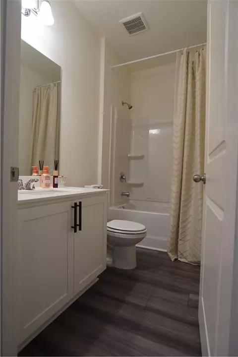 Bath - 28 Elmarry Ln, Bethlehem, GA 30620 photo 1 of 1