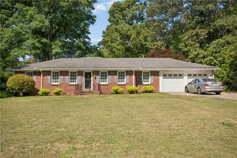240 Gilbert Rd, Fayetteville, GA 30214