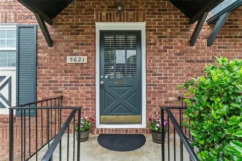 5621 Kingsport Dr NE, Sandy Springs, GA 30342