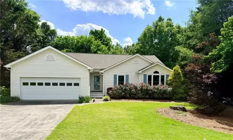 140 Crystal River Dr, Calhoun, GA 30701