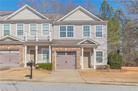 7766 Carnegie Dr, Fairburn, GA 30213
