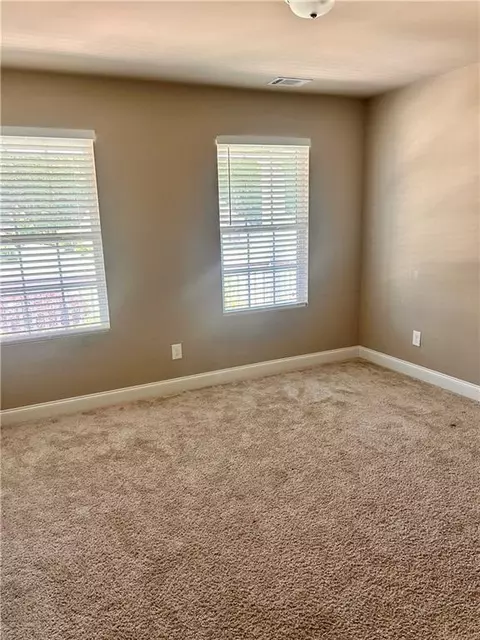 Bedroom - 94 Heather Ln, Commerce, GA 30529 photo 2 of 3