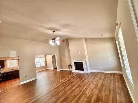 Living - 94 Heather Ln, Commerce, GA 30529 photo 2 of 4