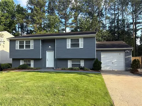 1185 Worthington Hills Dr, Roswell, GA 30076