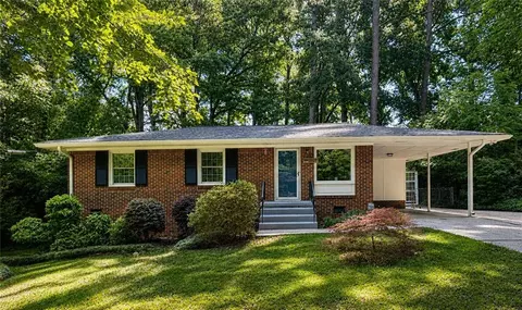 3128 Vine Cir, Decatur, GA 30033