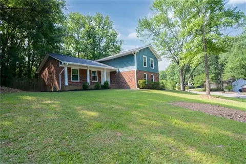 140 Ansley Ct, Roswell, GA 30076