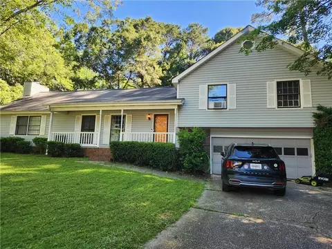 287 Plantation Cir SW, Smyrna, GA 30082