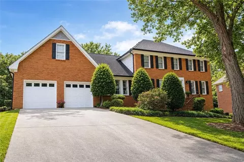 2472 Chimney Top Ln, Snellville, GA 30078