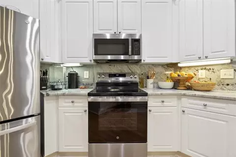 Kitchen - 2462 Oak Bluff Dr, Dacula, GA 30019 photo 3 of 3