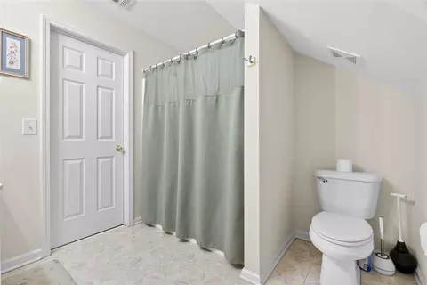 Bath - 2462 Oak Bluff Dr, Dacula, GA 30019 photo 7 of 9