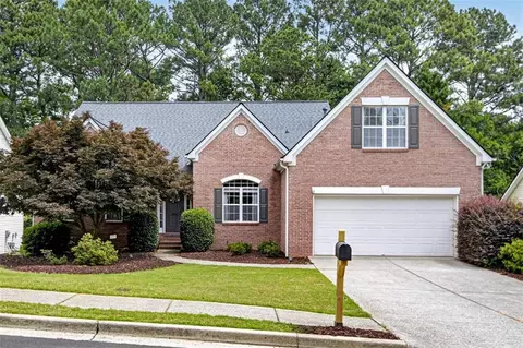 2462 Oak Bluff Dr, Dacula, GA 30019