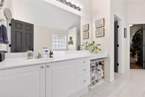 Bath - 2462 Oak Bluff Dr, Dacula, GA 30019 photo 1 of 9