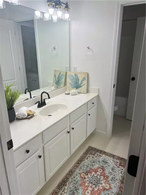 Bath - 448 Cape Ivey Dr, Dacula, GA 30019 photo 5 of 6