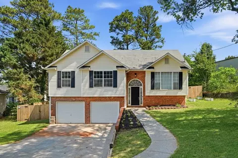 201 Hickory Ln, Cartersville, GA 30120