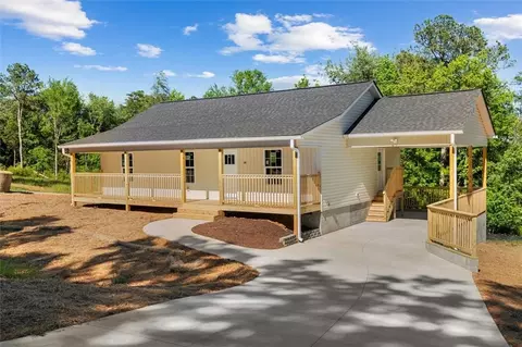 135 Azalea St SW, Calhoun, GA 30701