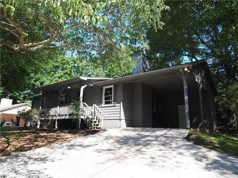 6456 Wildwood Trl, Flowery Branch, GA 30542