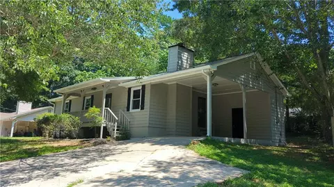 6456 Wildwood Trl, Flowery Branch, GA 30542