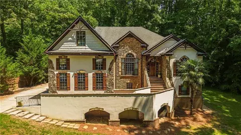 2864 Sandpiper Cir SW, Atlanta, GA 30311