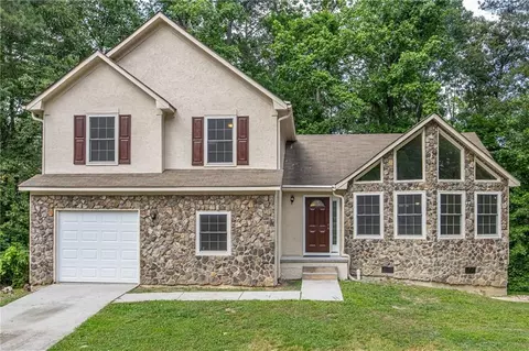 1902 Woods Ct, Riverdale, GA 30296