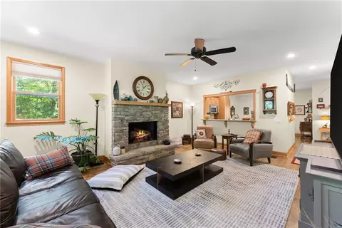1088 Little Hawk Rd, Sautee Nacoochee, GA 30571