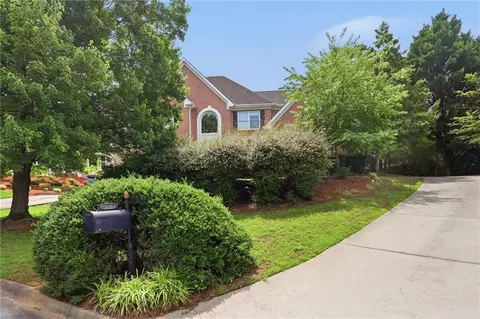 519 Emerald Lake Ln, Buford, GA 30518
