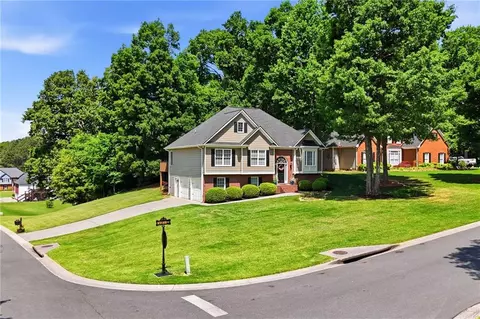 13 Lamplighter Cv NW, Cartersville, GA 30120