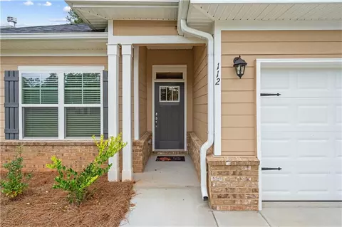202 Chaucer Ln, Carrollton, GA 30117