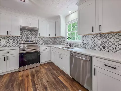 Kitchen - 265 Deep Step Rd, Covington, GA 30014 photo 4 of 4