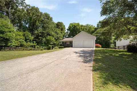 921 Pace Rd, Hiram, GA 30141